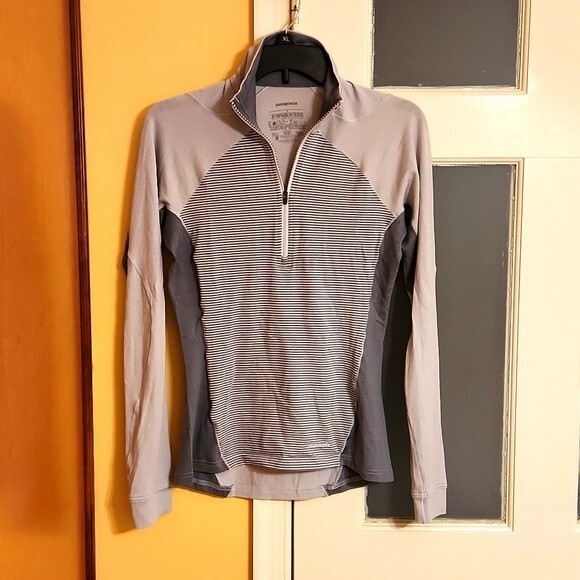Patagonia Women's Gray Striped Pullover w/ Quarter Zip Size S - Picture 1 of 7